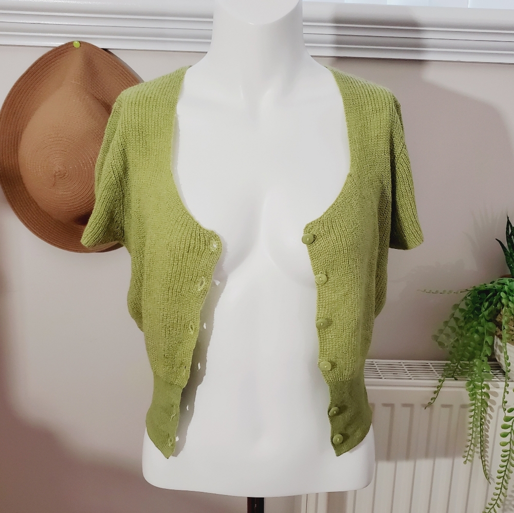Dazy Button Doen Knit Cropped Cardi- Size Small- New